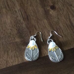 New flower dangle earrings